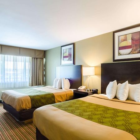 Fairbridge Inn Express Питсфилд Экстерьер фото
