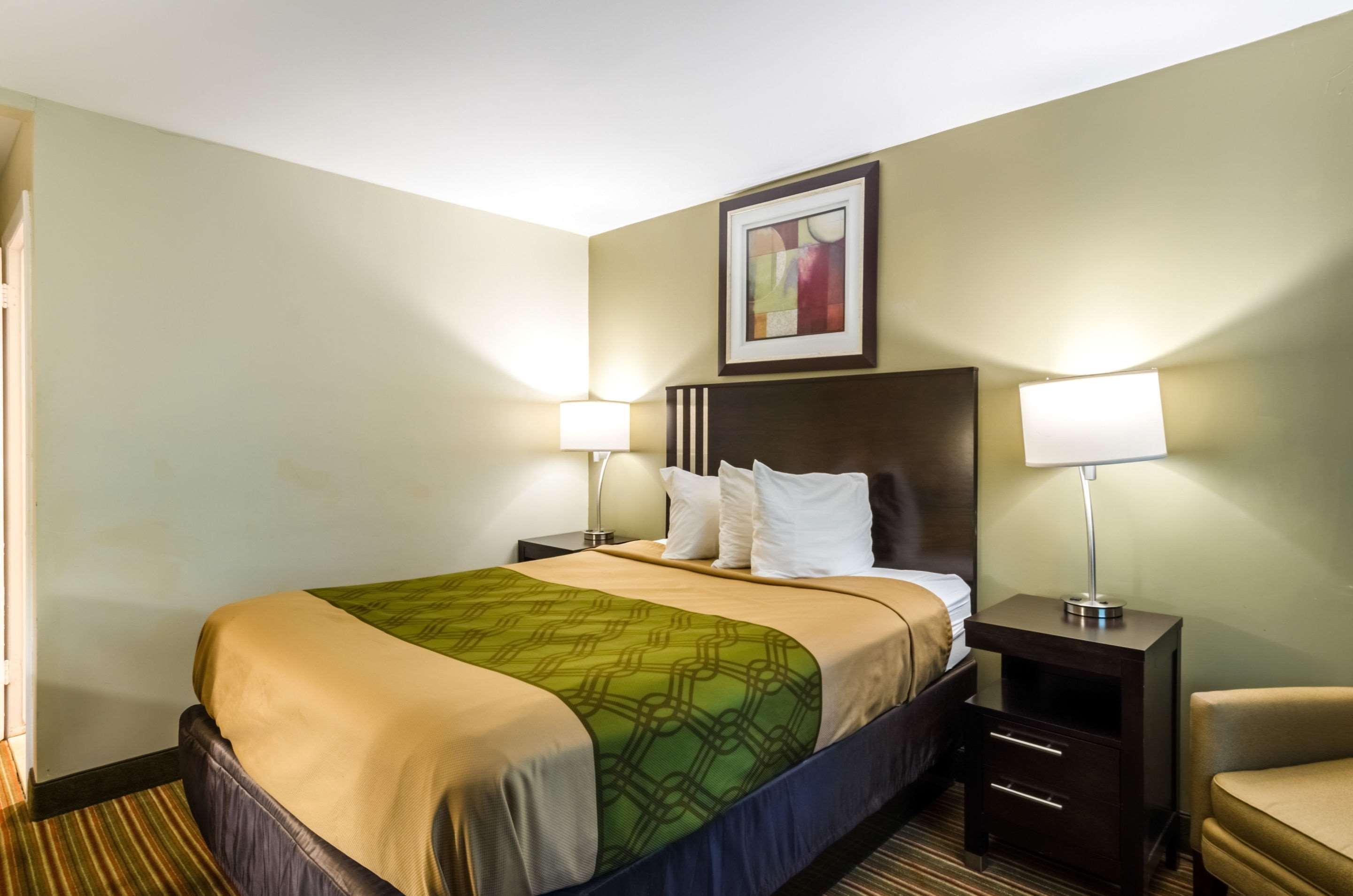 Fairbridge Inn Express Питсфилд Экстерьер фото