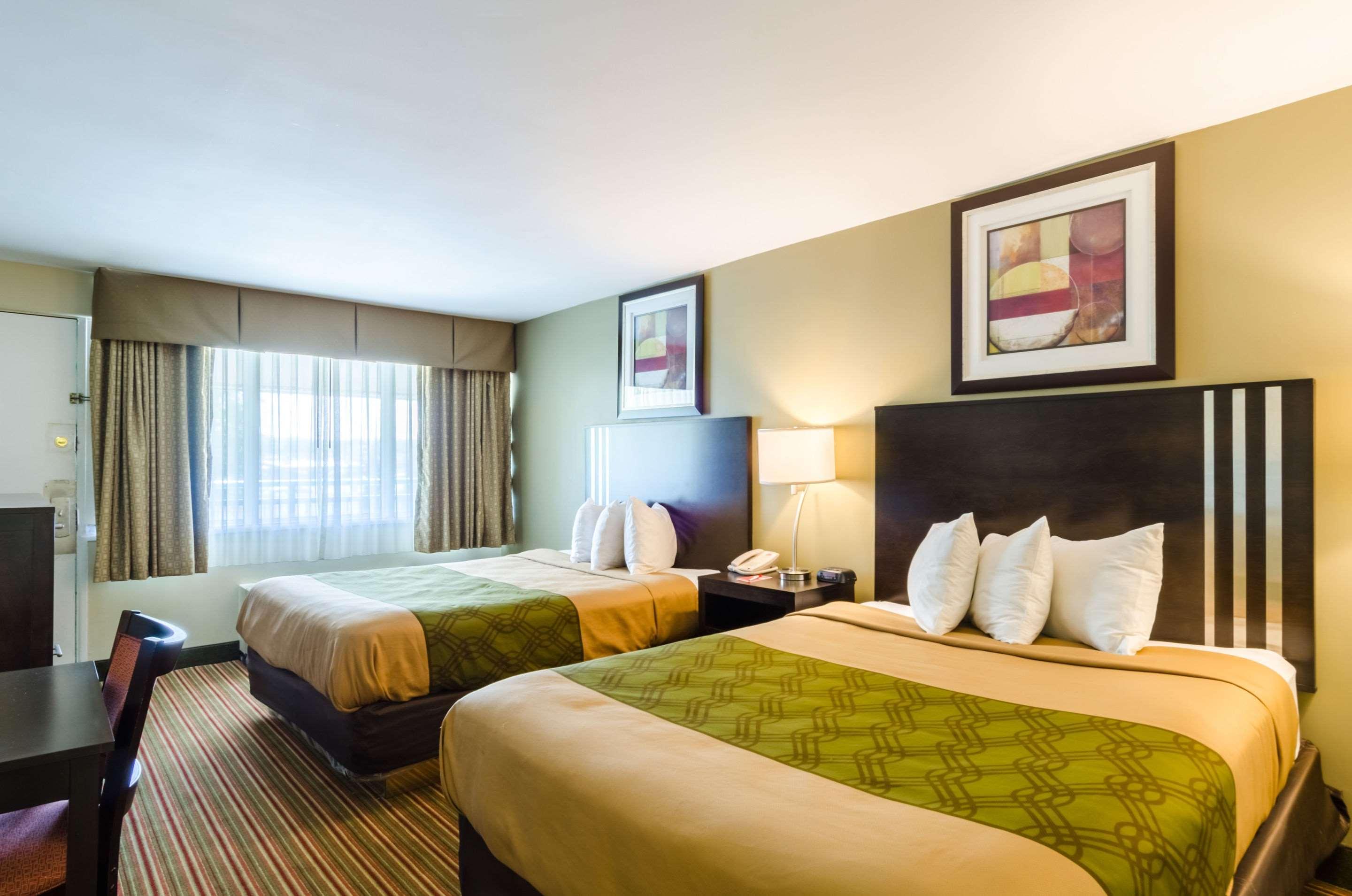 Fairbridge Inn Express Питсфилд Экстерьер фото