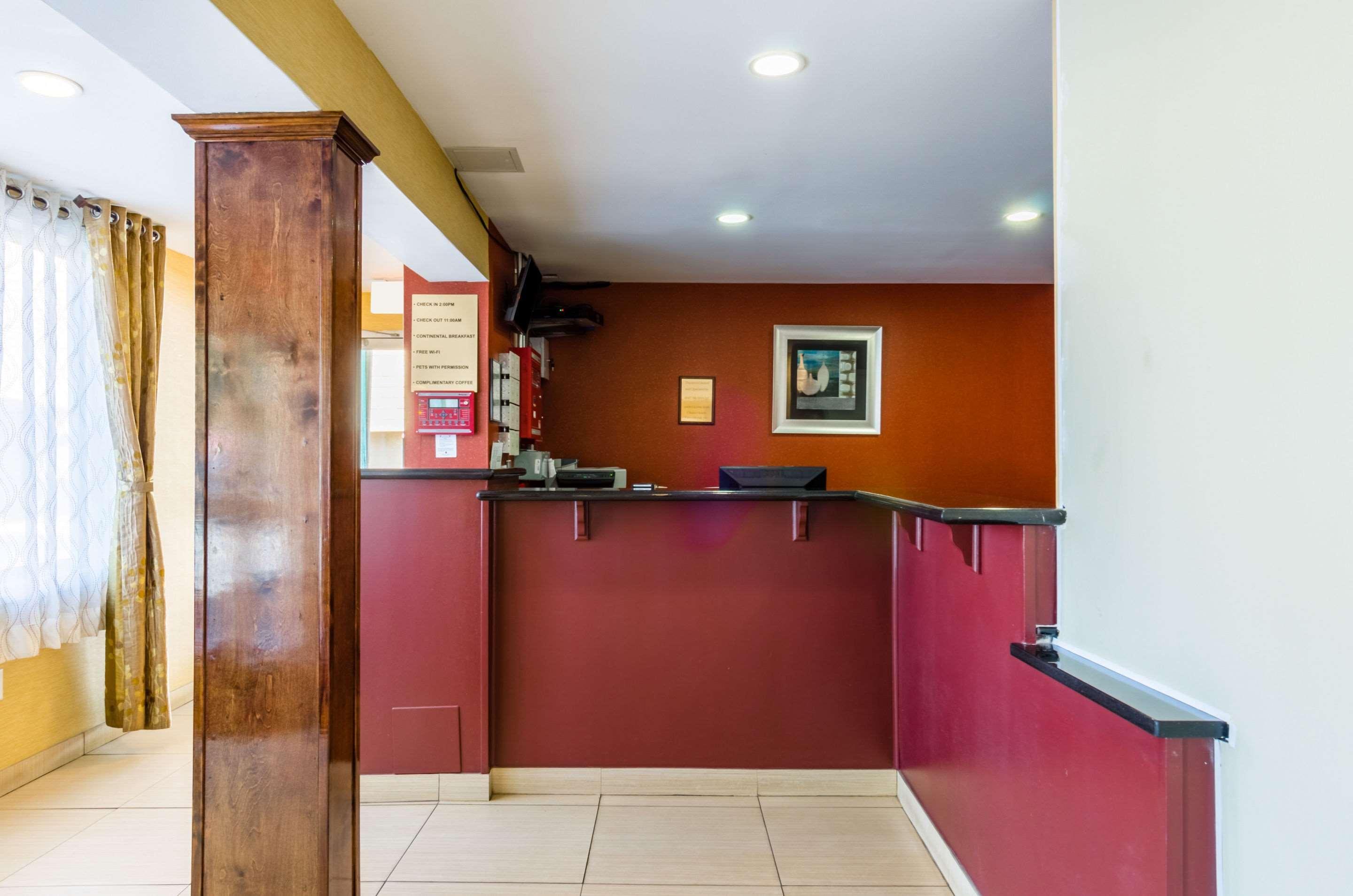 Fairbridge Inn Express Питсфилд Экстерьер фото