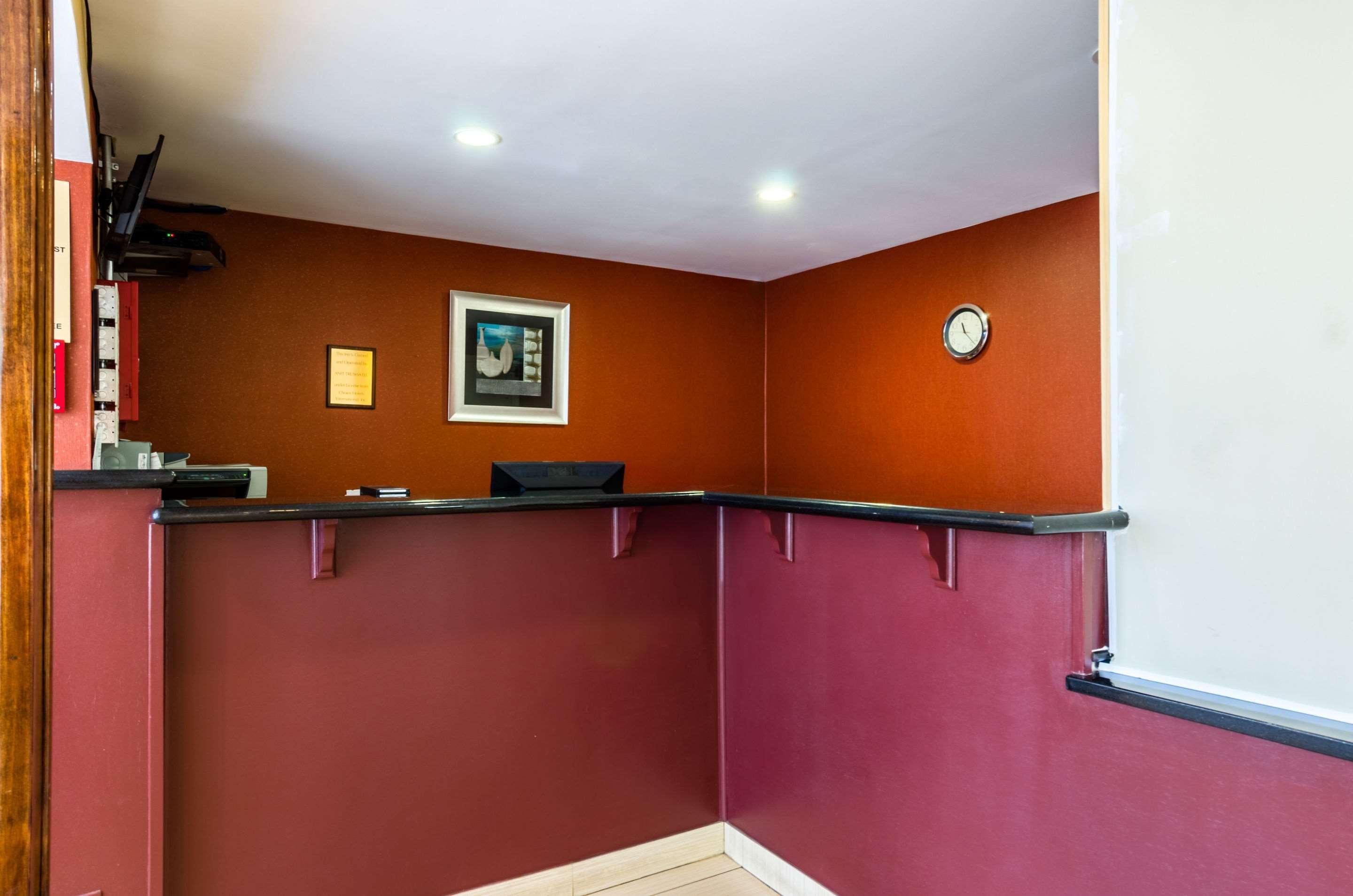 Fairbridge Inn Express Питсфилд Экстерьер фото