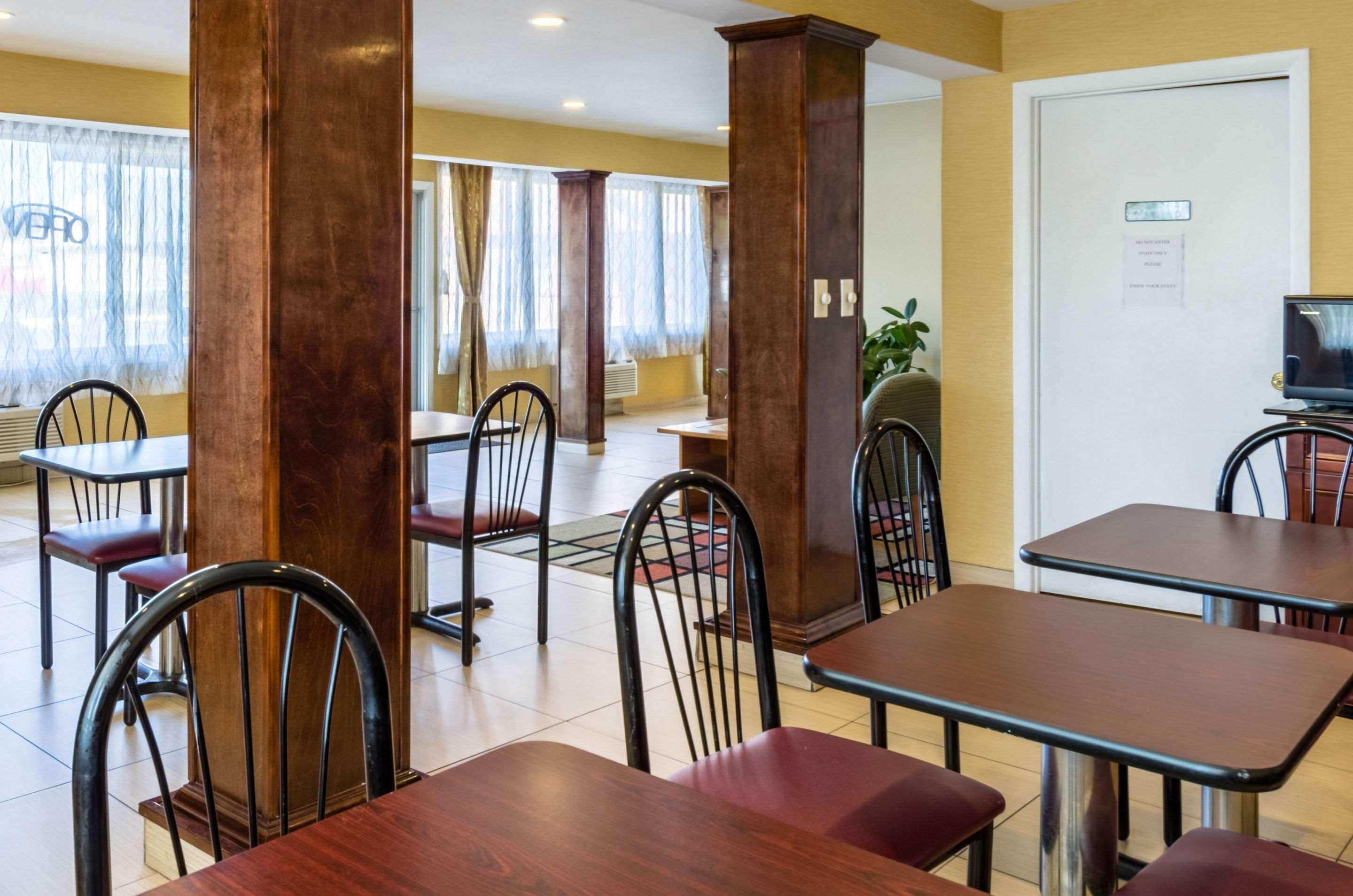 Fairbridge Inn Express Питсфилд Экстерьер фото