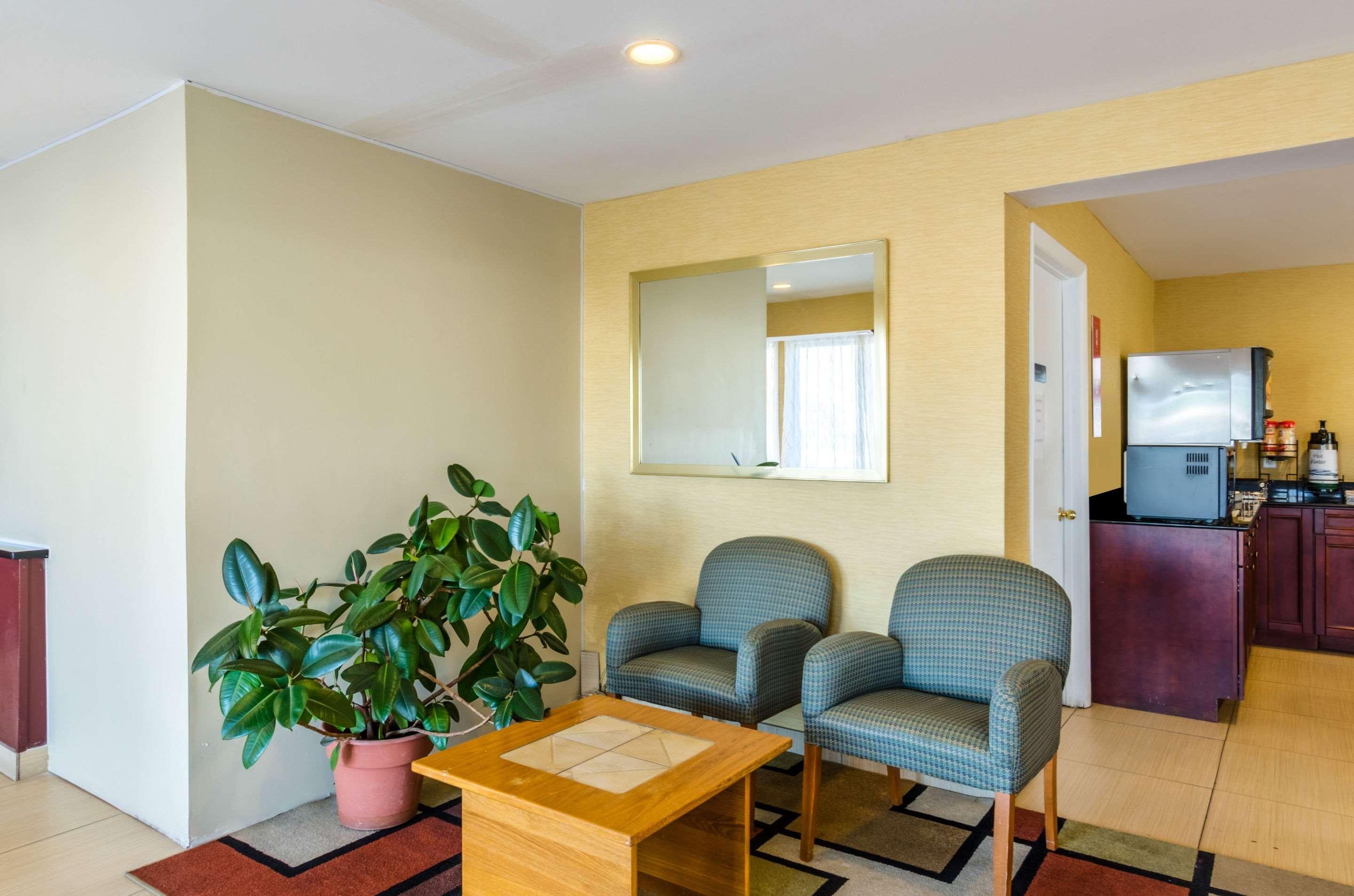 Fairbridge Inn Express Питсфилд Экстерьер фото