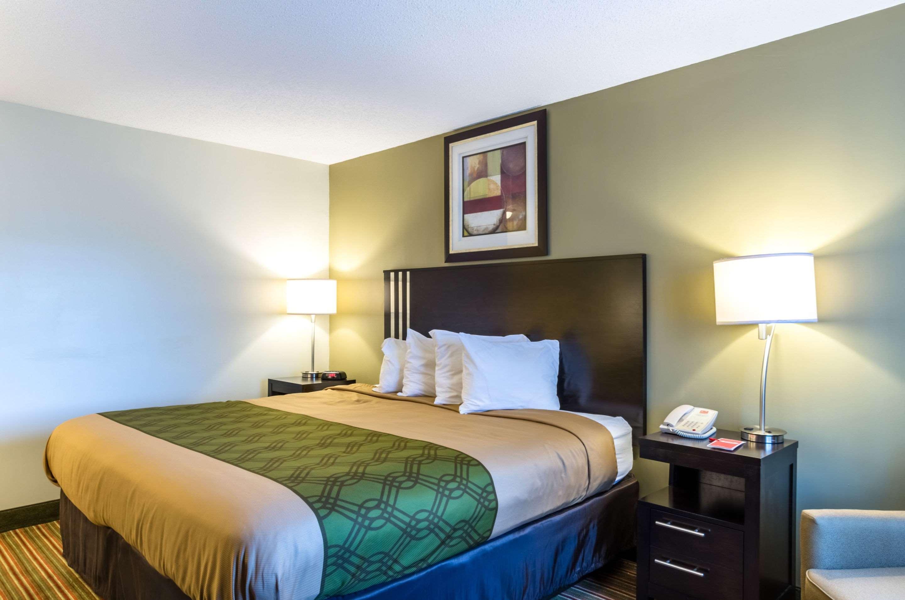 Fairbridge Inn Express Питсфилд Экстерьер фото